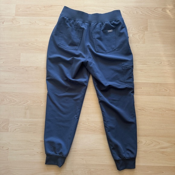 FIGS Technical Collection Zamora Women’s Charcoal Jogger Scrub Pants, Petite Med - Picture 7 of 12